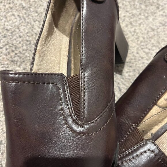 LIFE STRIDE CHOCOLATE LEATHER HEELS SZ 8M - Picture 6 of 7